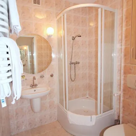 Nadmorskie Pokoje I Apartamenty Krynica Morska Exterior foto