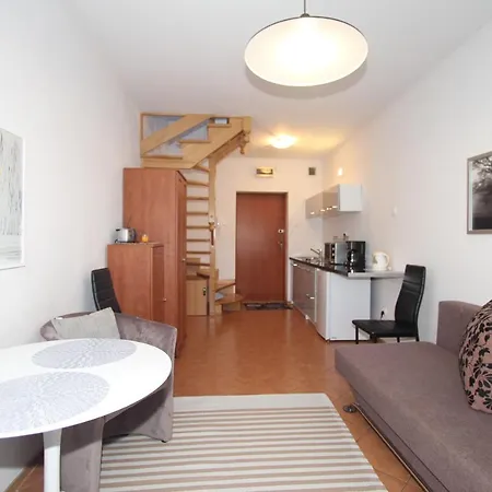 Nadmorskie Pokoje I Apartamenty Krynica Morska Exterior foto
