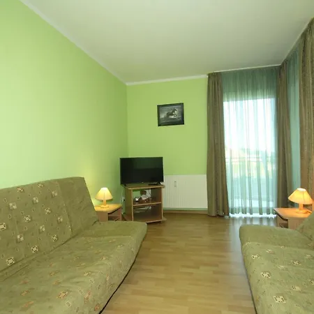 Nadmorskie Pokoje I Apartamenty Krynica Morska Exterior foto