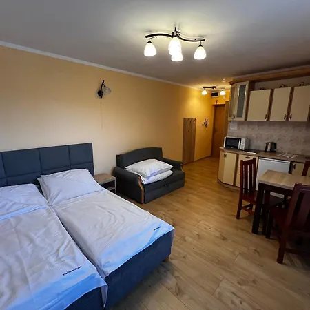 Nadmorskie Pokoje I Apartamenty Krynica Morska Exterior foto