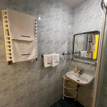 Nadmorskie Pokoje I Apartamenty Krynica Morska Exterior foto