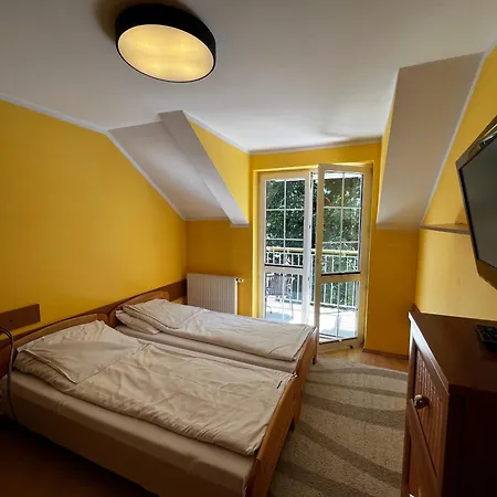 Nadmorskie Pokoje I Apartamenty Krynica Morska Exterior foto