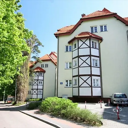 Nadmorskie Pokoje I Apartamenty Krynica Morska Exterior foto