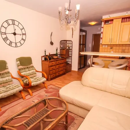 Nadmorskie Pokoje I Apartamenty Krynica Morska Exterior foto