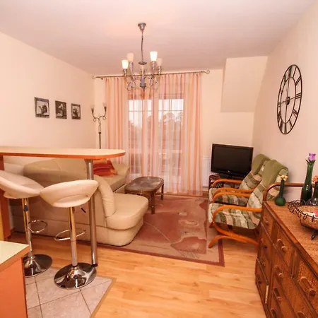 Nadmorskie Pokoje I Apartamenty Krynica Morska Exterior foto