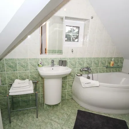 Nadmorskie Pokoje I Apartamenty Krynica Morska Exterior foto